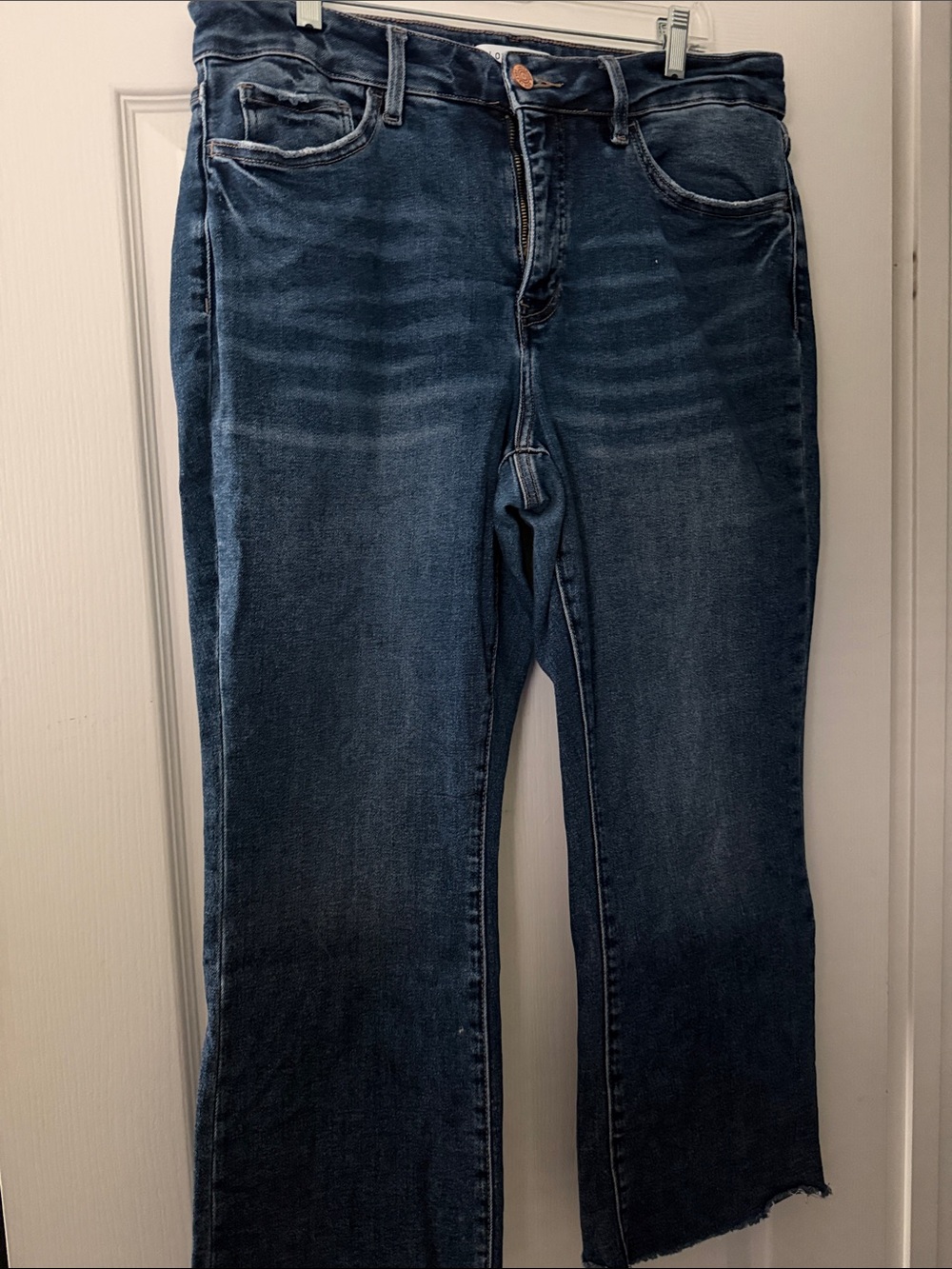 Lovervet | High-Rise Medium-Wash Subtle Flare Jeans